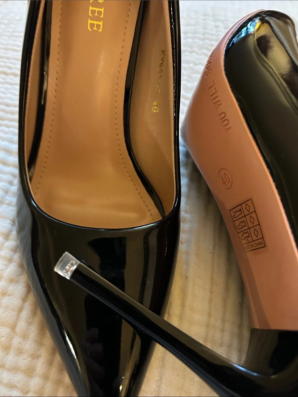 Women's Black Patent Pointed-Toe Pumps